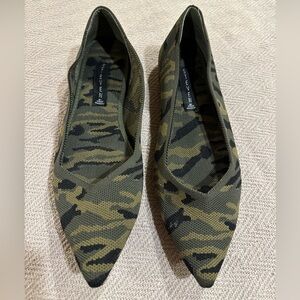 Steve Madden Camo Flats Size 8-1/2